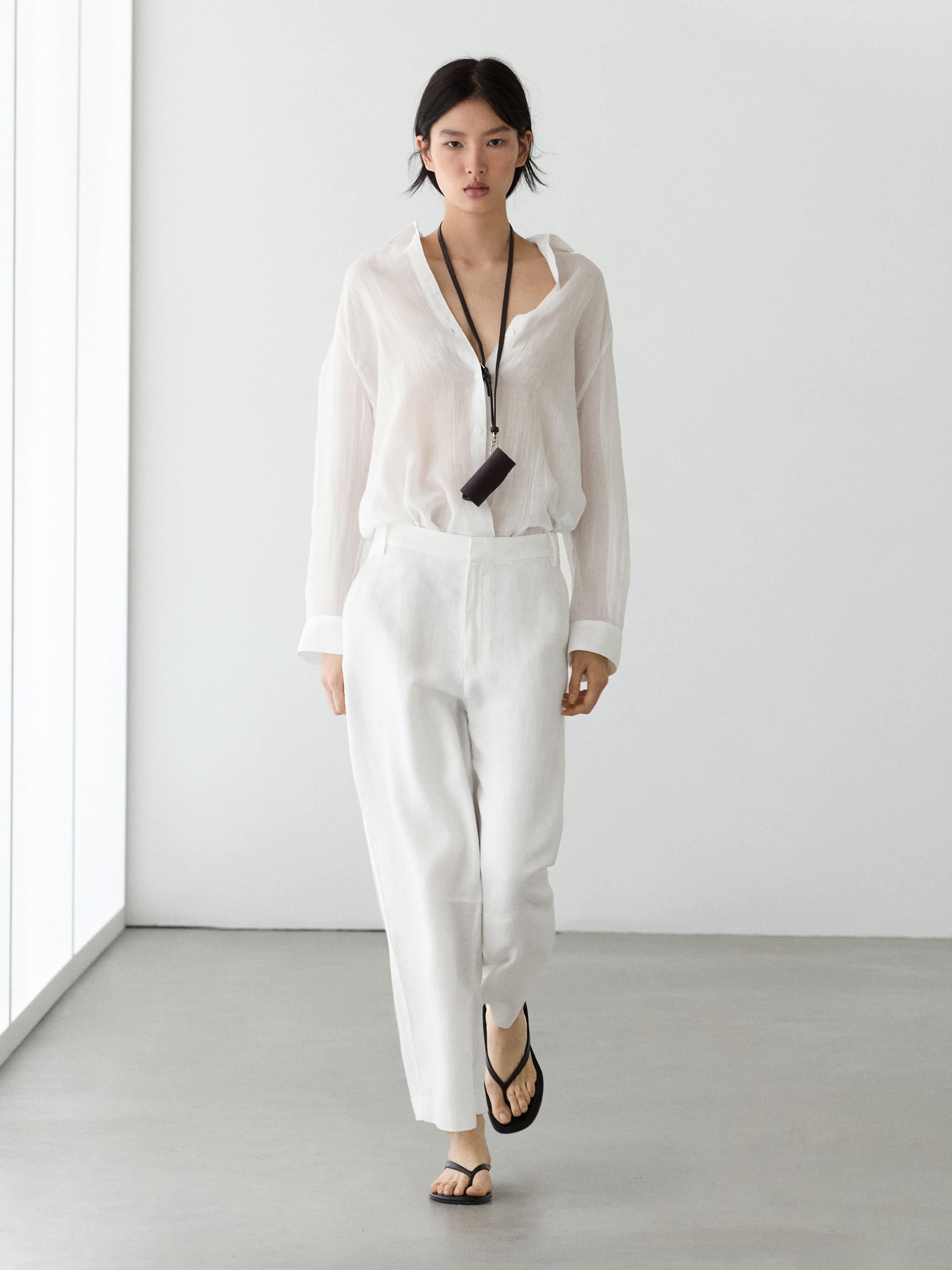 Flowing shirt with collar